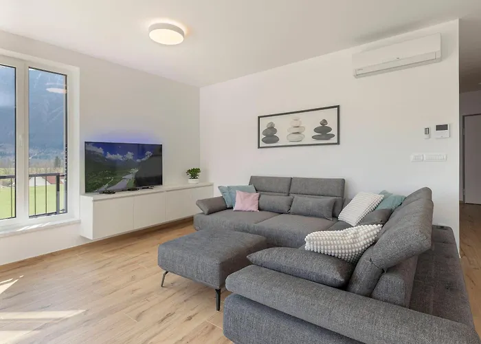 Bela דירה בובק